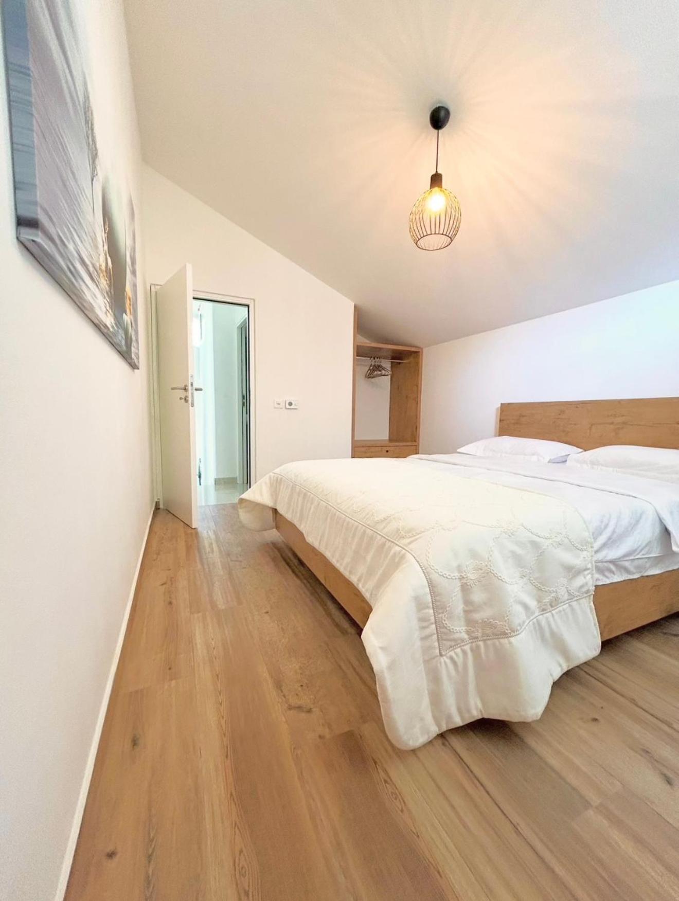 Apartament Swiss Qerret